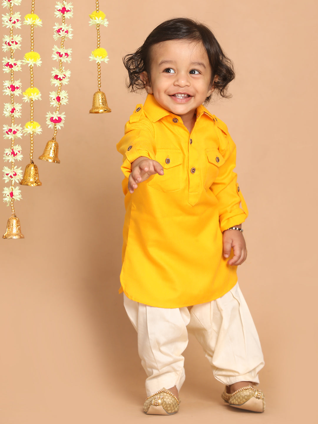 VASTRAMAY Boy's Yellow Pathani Shape Kurta - qivii
