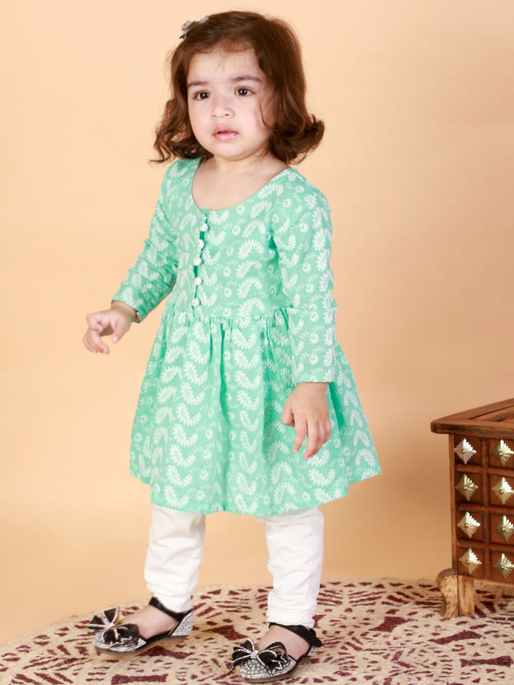 VASTRAMAY SISHU Girl's Green And White Chikankari Kurta Leggings Set - qivii