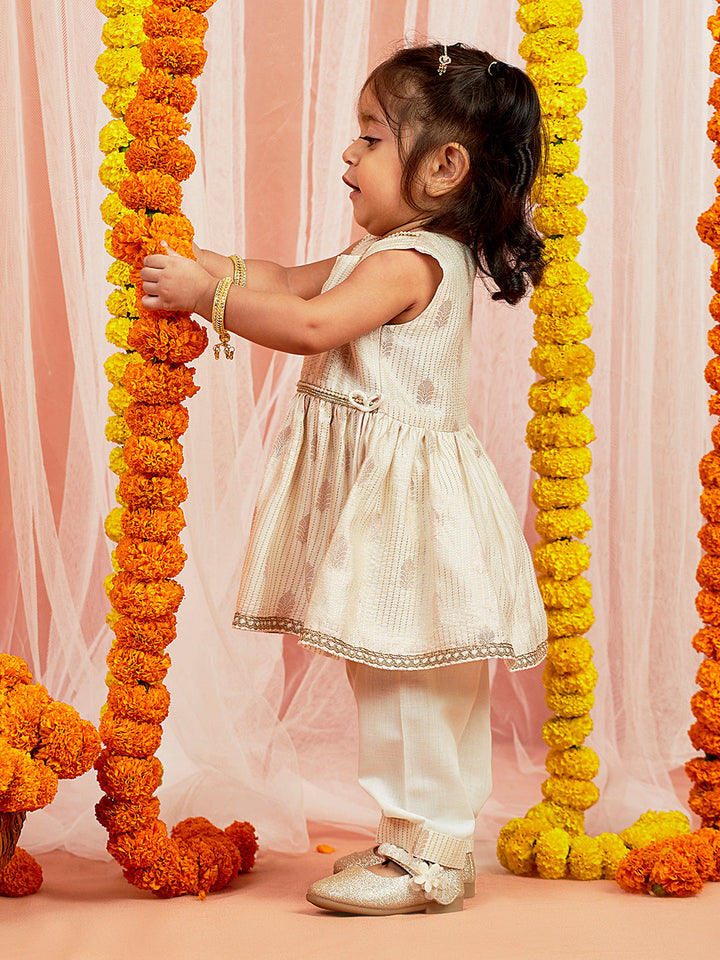 VASTRAMAY Girls' Cream Kurta Pant Set - qivii
