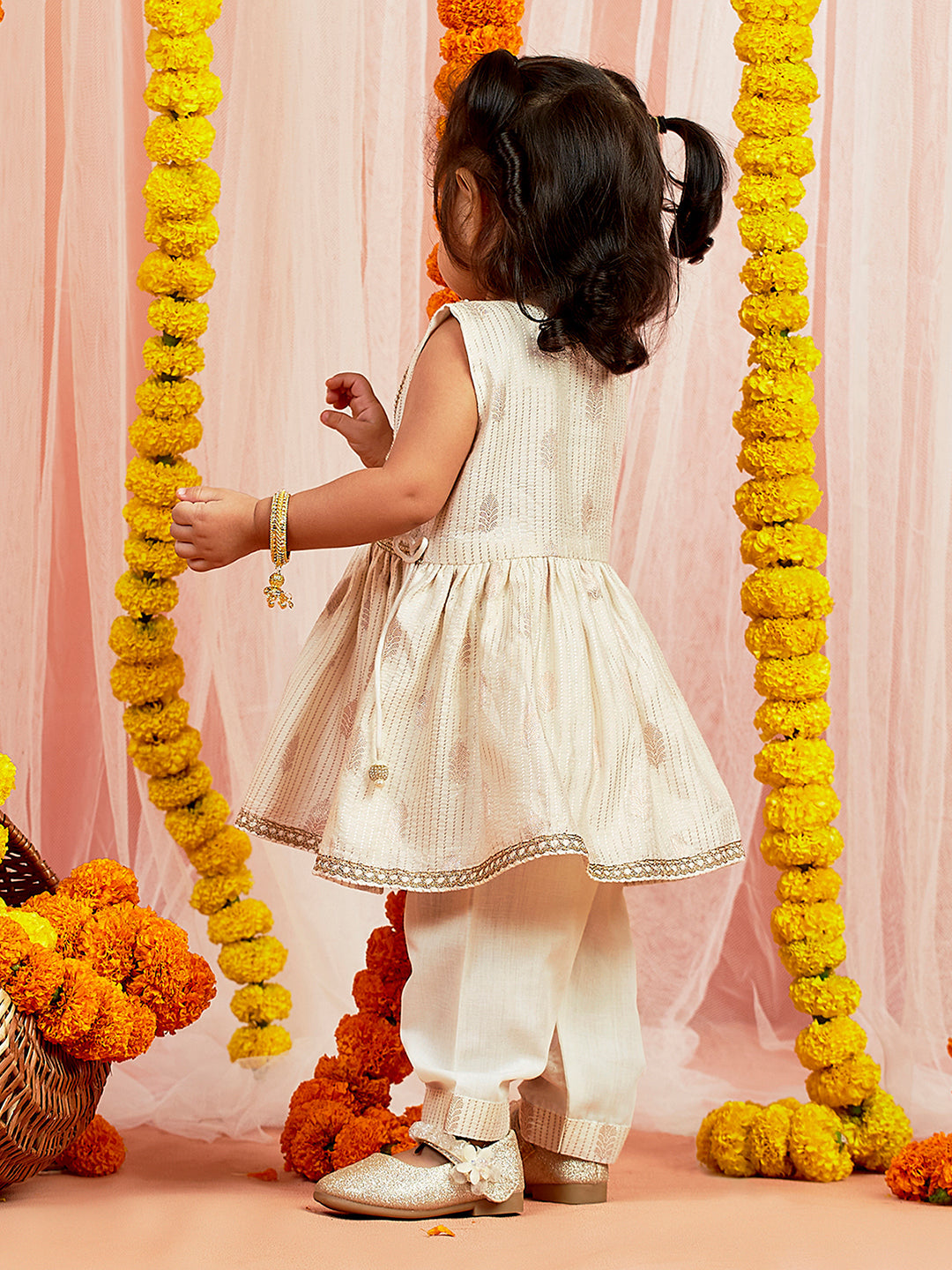 VASTRAMAY Girls' Cream Kurta Pant Set - qivii