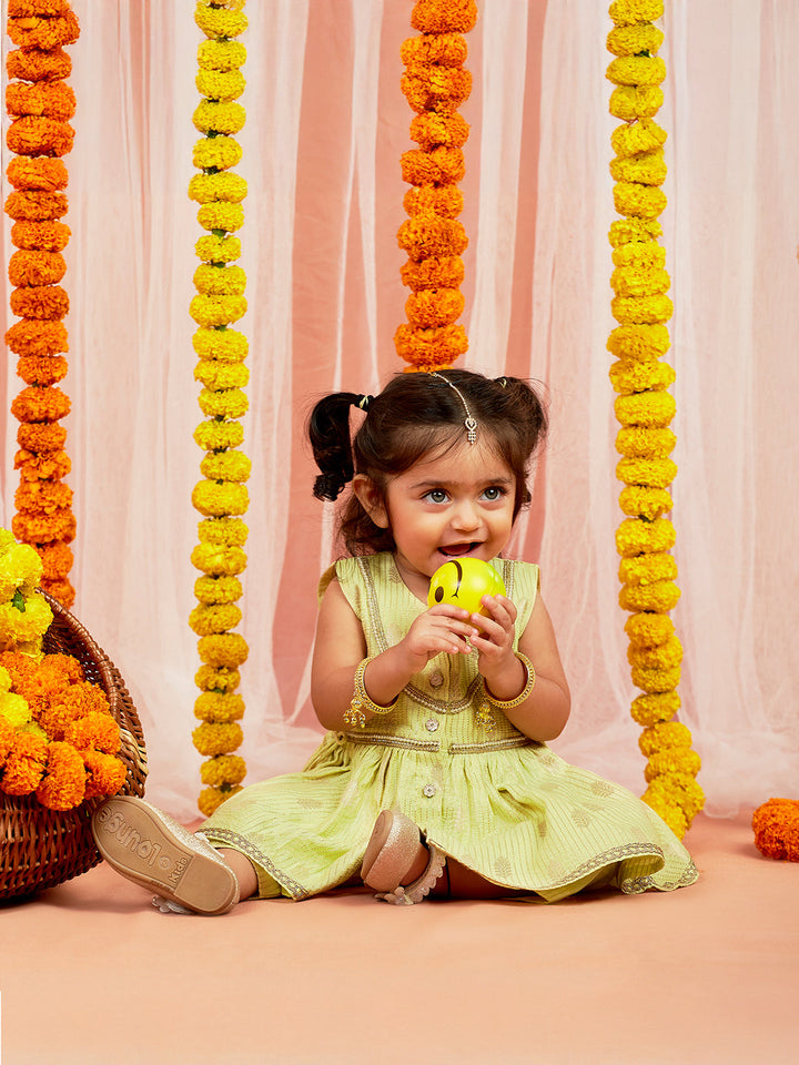 VASTRAMAY Girls' Mint Green Kurta Pant Set - qivii