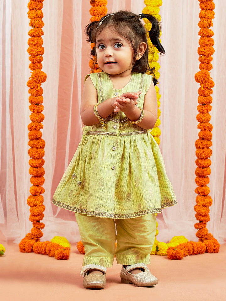 VASTRAMAY Girls' Mint Green Kurta Pant Set - qivii