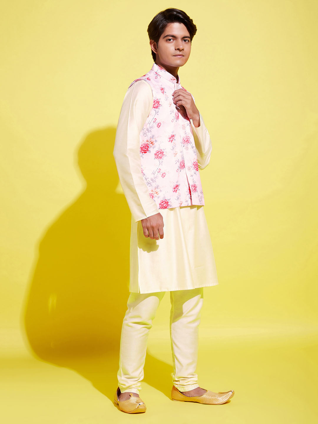 VASTRAMAY Boys Peach Floral Printed Nehru Jacket With Cream Kurta And Pyjama Set - qivii