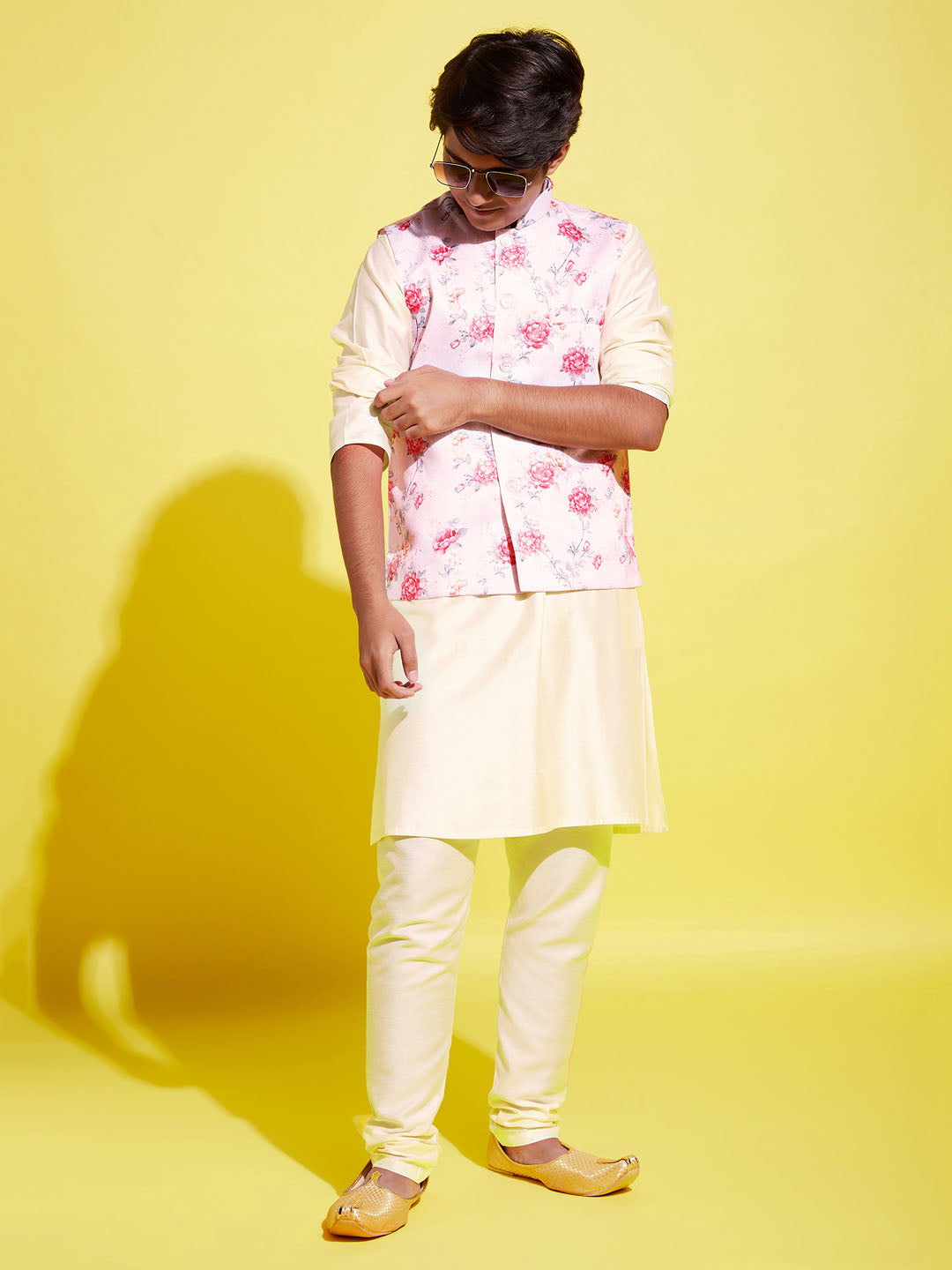 VASTRAMAY Boys Peach Floral Printed Nehru Jacket With Cream Kurta And Pyjama Set - qivii
