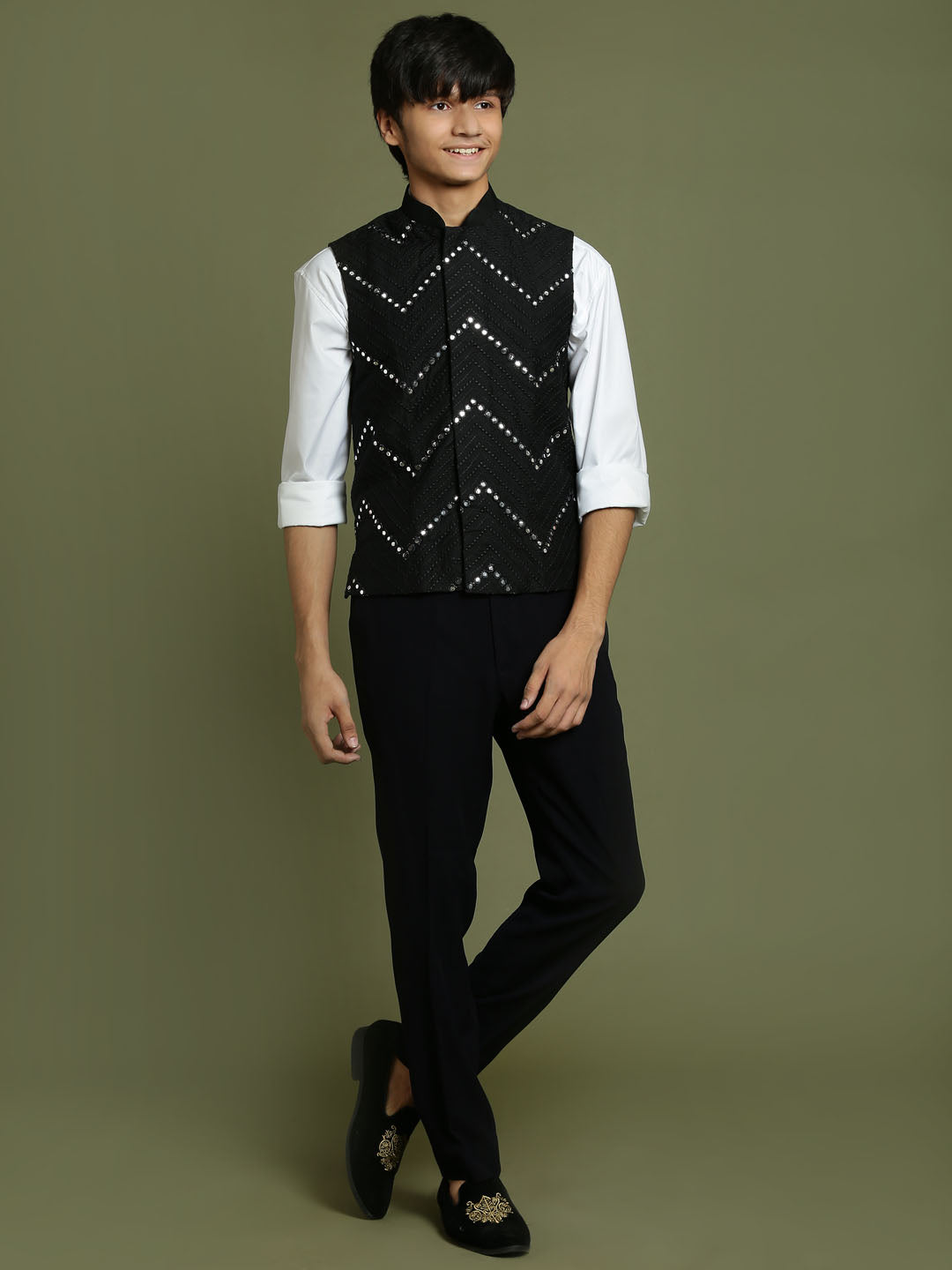 VASTRAMAY Boys' Black Mirror Work Ethnic Jacket - qivii