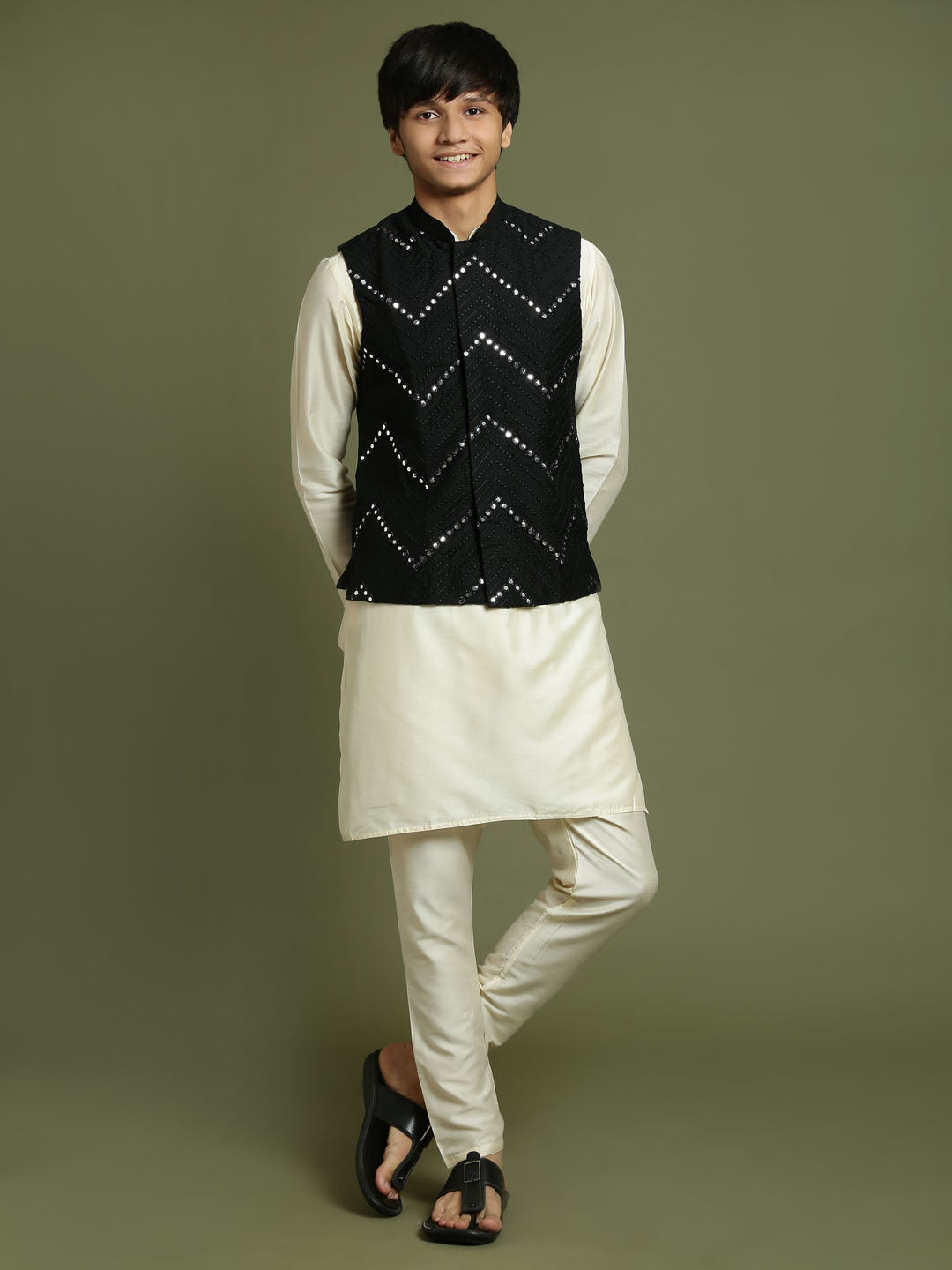 VASTRAMAY Boy's Black Mirror Work Jacket And Solid Kurta Pyjama Set - qivii