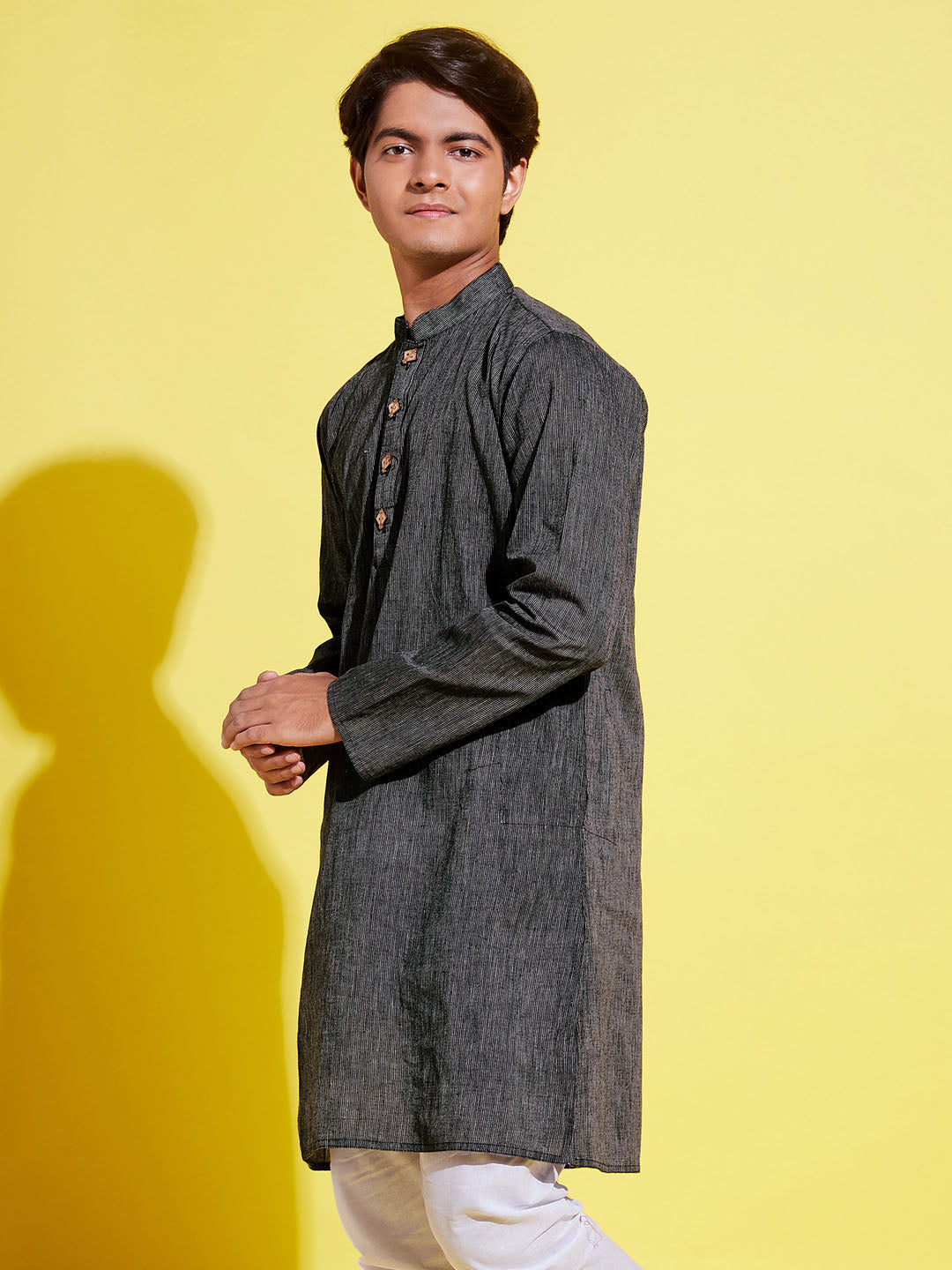 VASTRAMAY Boy's Black Cotton Kurta - qivii