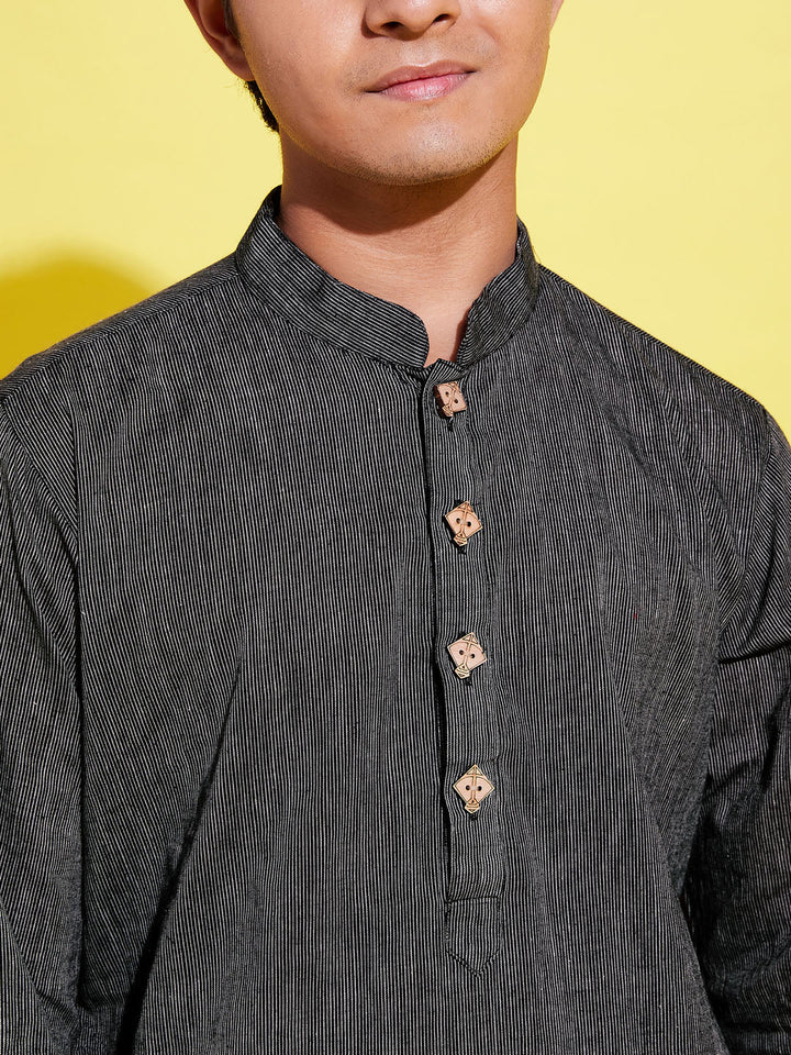 VASTRAMAY Boy's Black Cotton Kurta - qivii