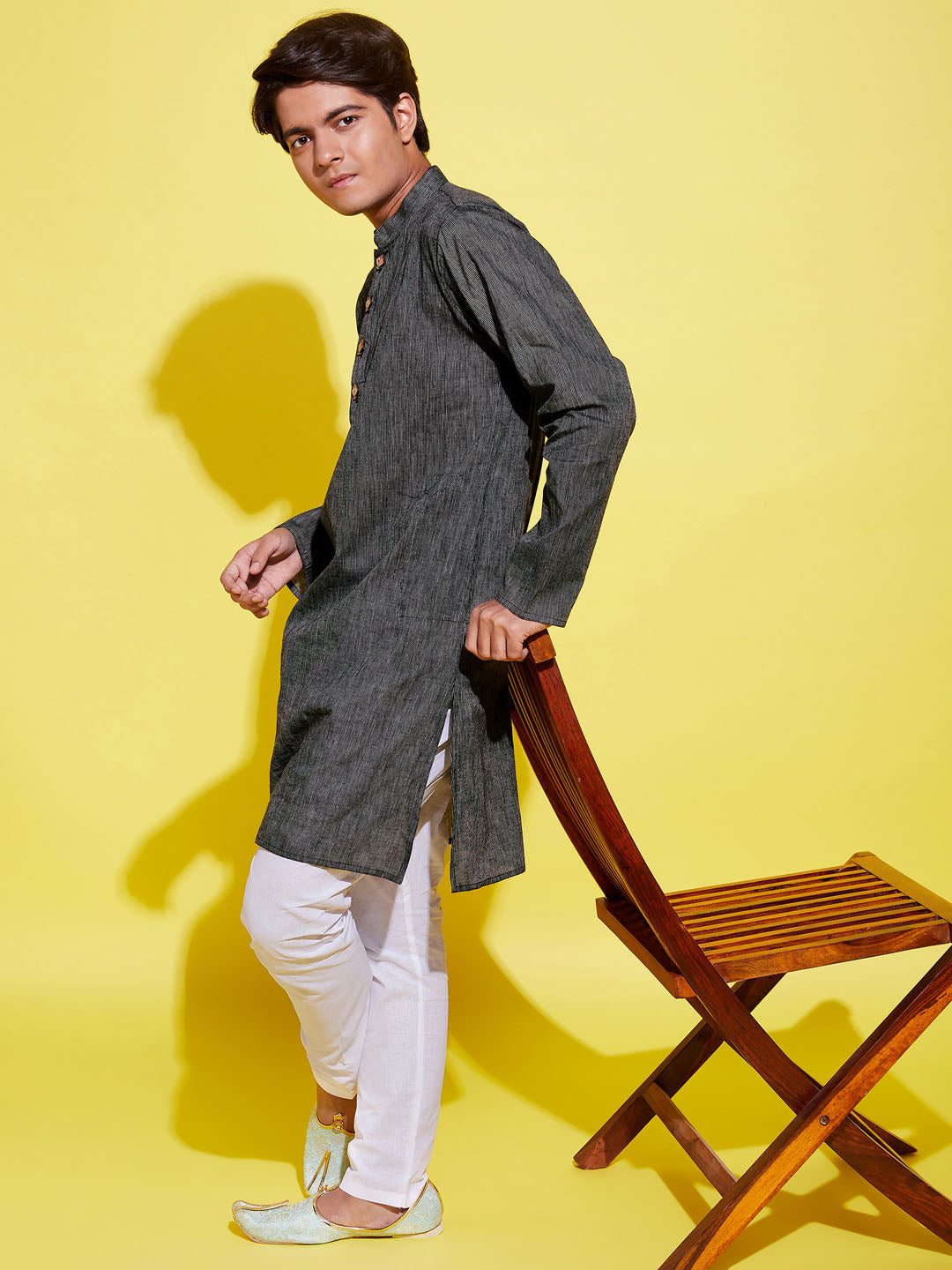 VASTRAMAY Boy's Black Cotton Kurta - qivii