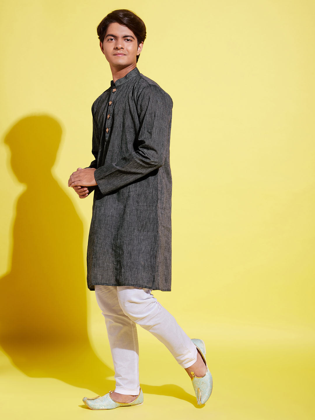 VASTRAMAY Boy's Black Cotton Kurta and Pyjama Set - qivii