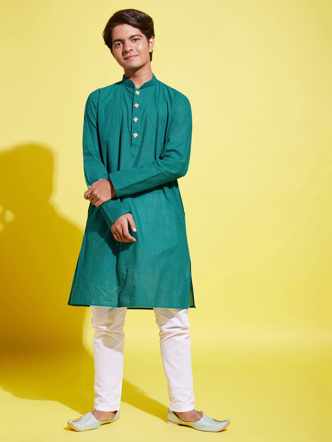 VASTRAMAY Boy's Green Cotton Kurta and Pyjama Set - qivii