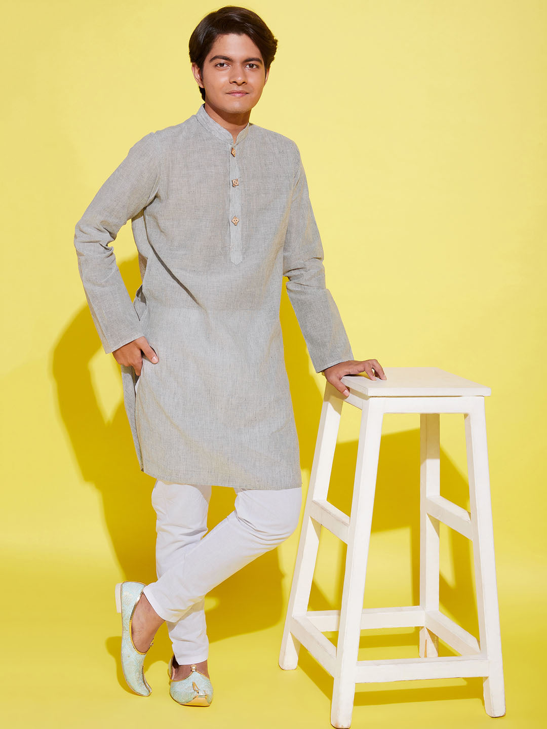 VASTRAMAY Boy's Grey Cotton Kurta and Pyjama Set - qivii