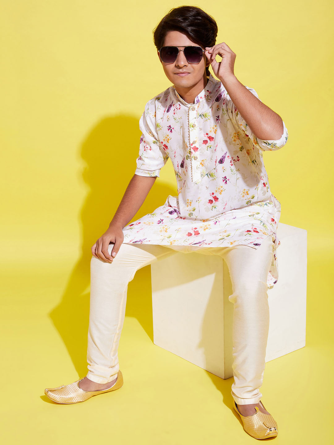 VASTRAMAY Boy's Printed Cream Cotton Blend Kurta and Pyjama Set - qivii