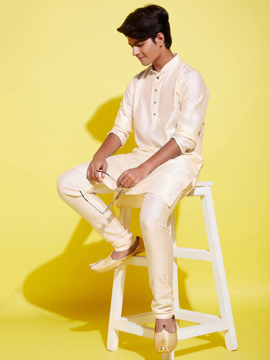 VASTRAMAY Boys Cream Kurta With Pyjama Set - qivii