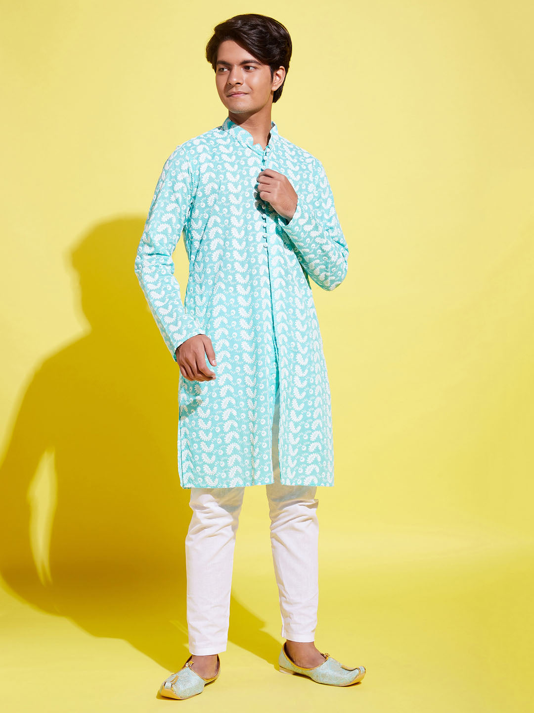 VASTRAMAY Boy's Green Chikankari Kurta With White Pyjama Set - qivii