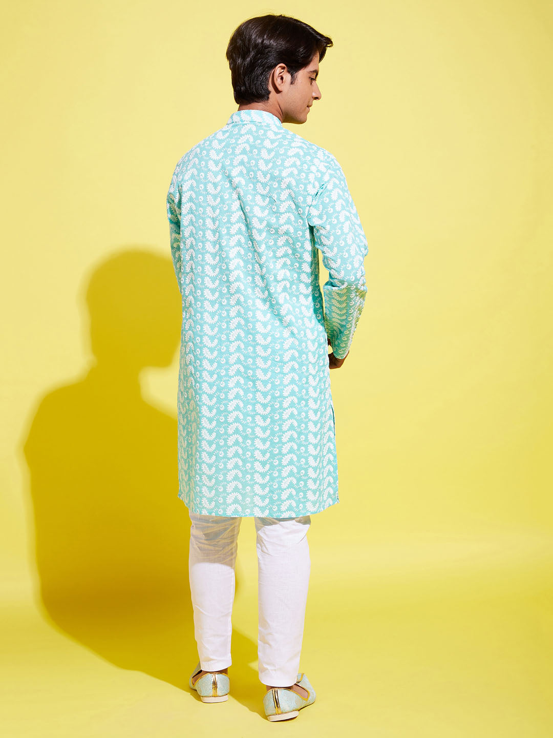 VASTRAMAY Boy's Green Chikankari Kurta With White Pyjama Set - qivii