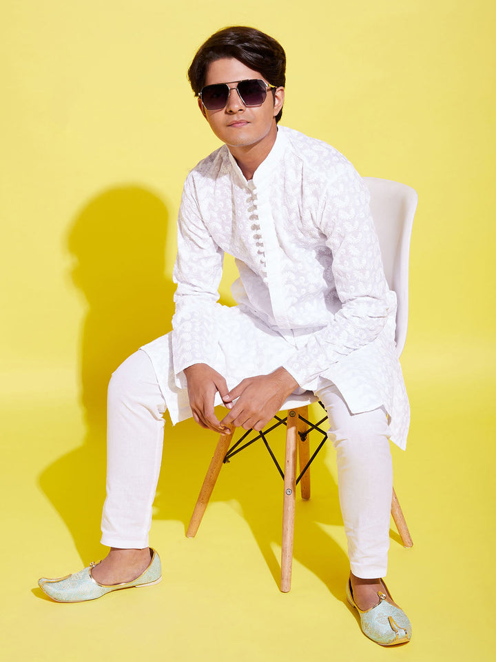 VASTRAMAY Boys White Embroidered Kurta with Pyjama Set - qivii