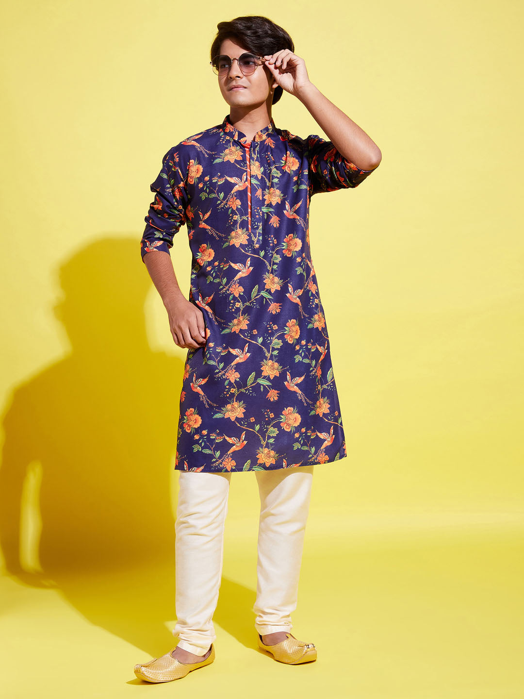 VASTRAMAY Boys' Multicolor-Base-Navy Blue Kurta and Pyjama Set With Leheria Border - qivii