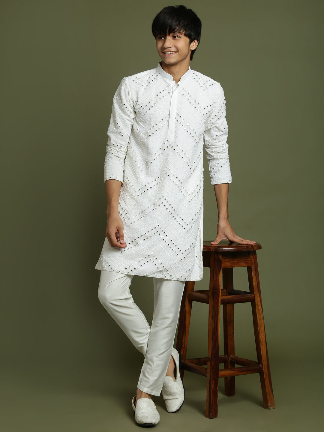 VASTRAMAY Boys White Mirror Work Georgette Kurta And Pyjama Set - qivii