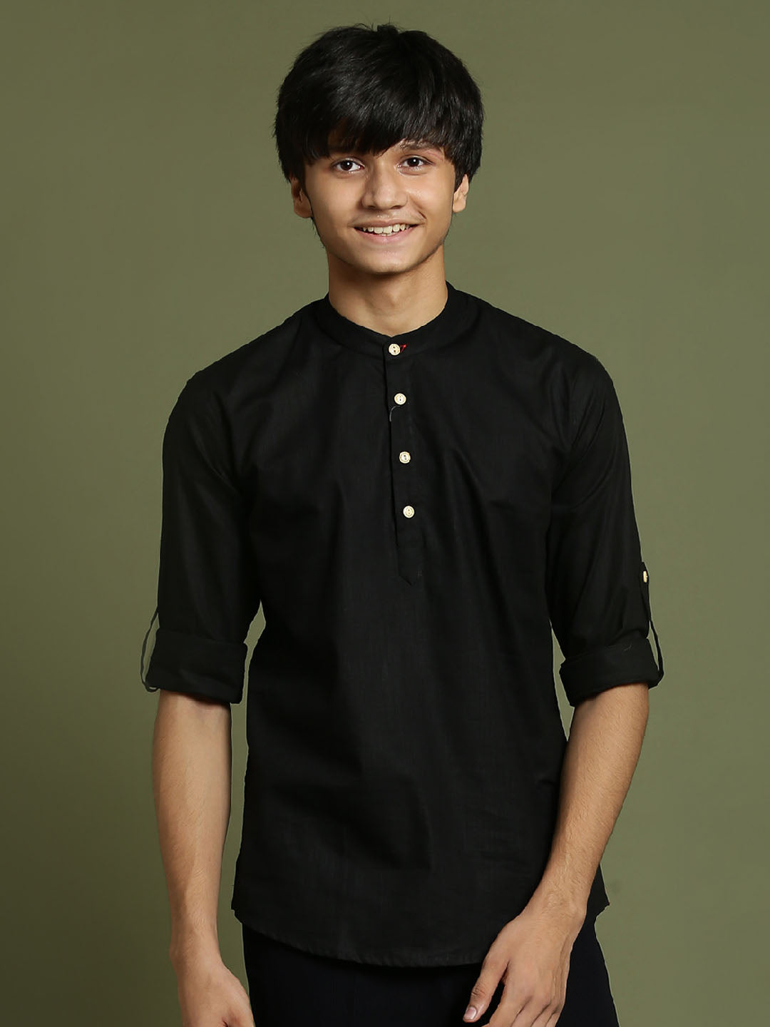 VASTRAMAY Boys Black Short Kurta - qivii