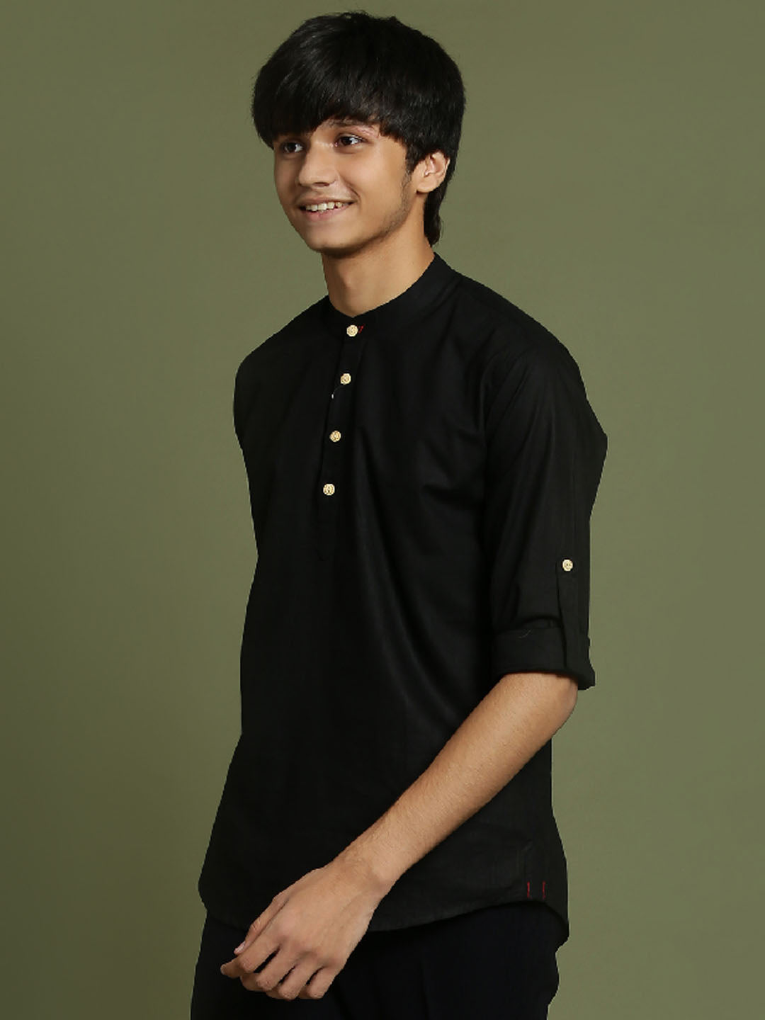 VASTRAMAY Boys Black Short Kurta - qivii