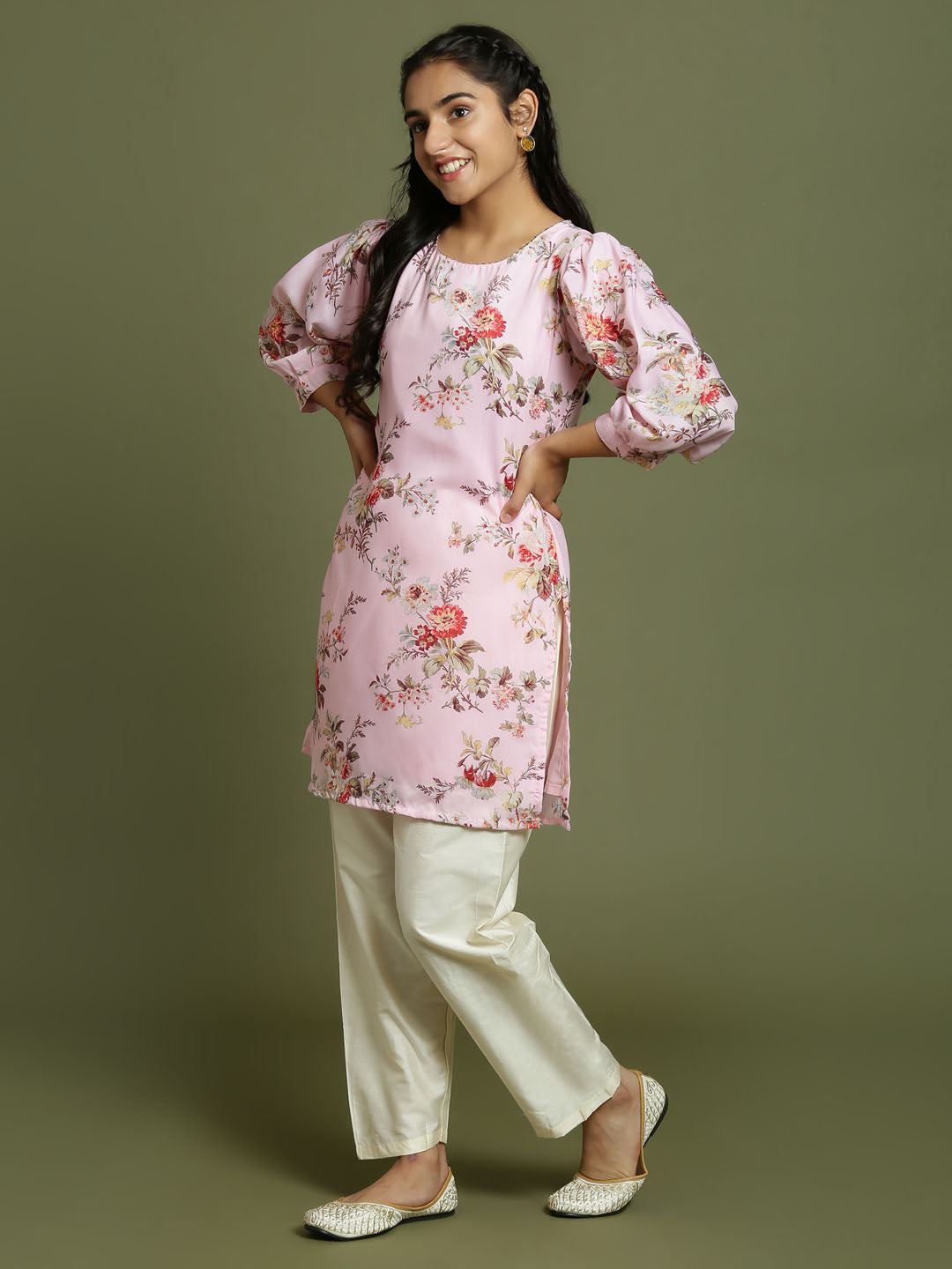 Yuva VASTRAMAY Girls Pink Floral Printed Kurta With Cream Pant Set - qivii