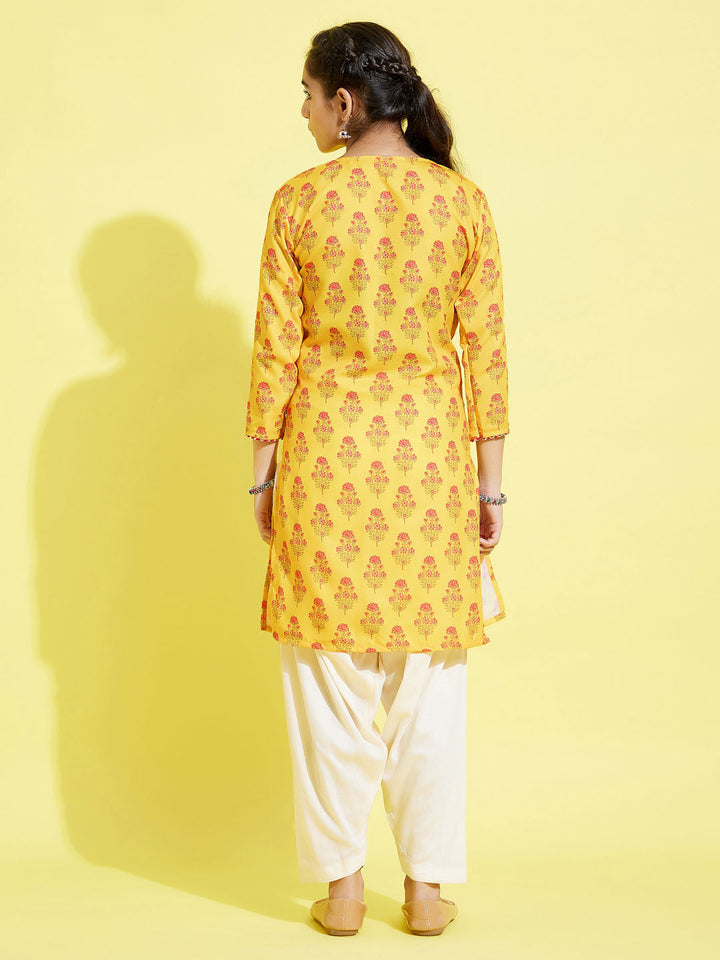 VASTRAMAY Girls' Mustard And Cream Printed Linen Kurta And Patiala Set - qivii