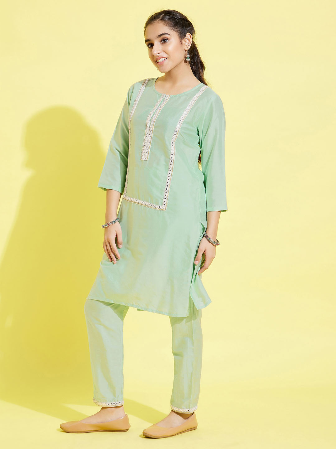 VASTRAMAY Girls' Mint Green Viscose Kurta And Straight Pant Set - qivii