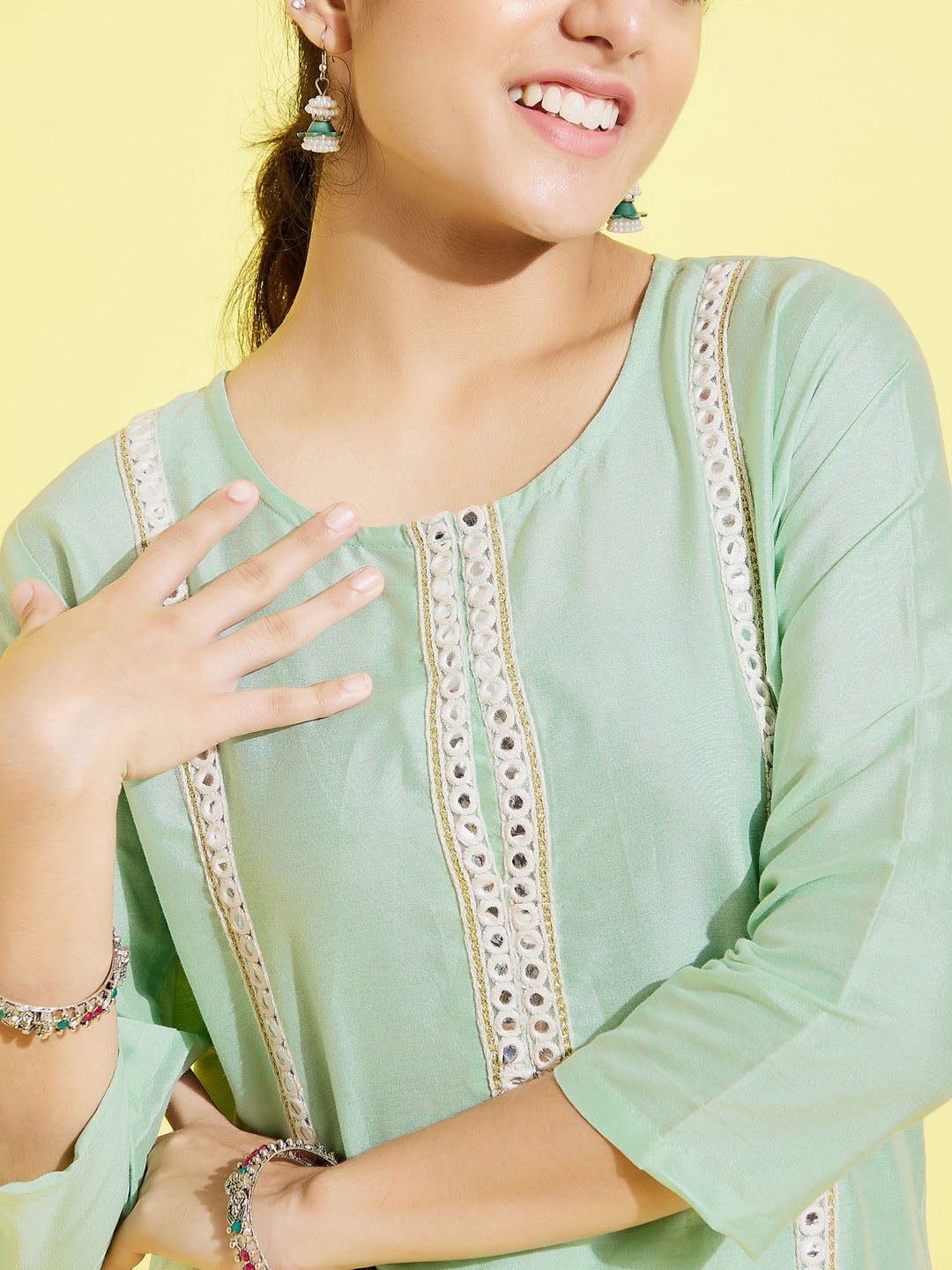 VASTRAMAY Girls' Mint Green Viscose Kurta And Straight Pant Set - qivii