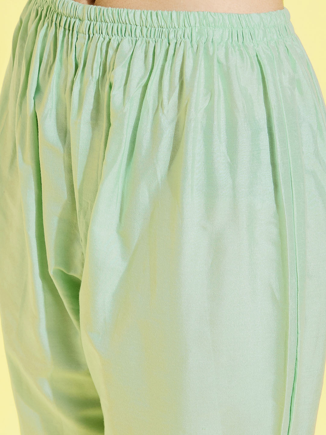 VASTRAMAY Girls' Mint Green Viscose Kurta And Straight Pant Set - qivii