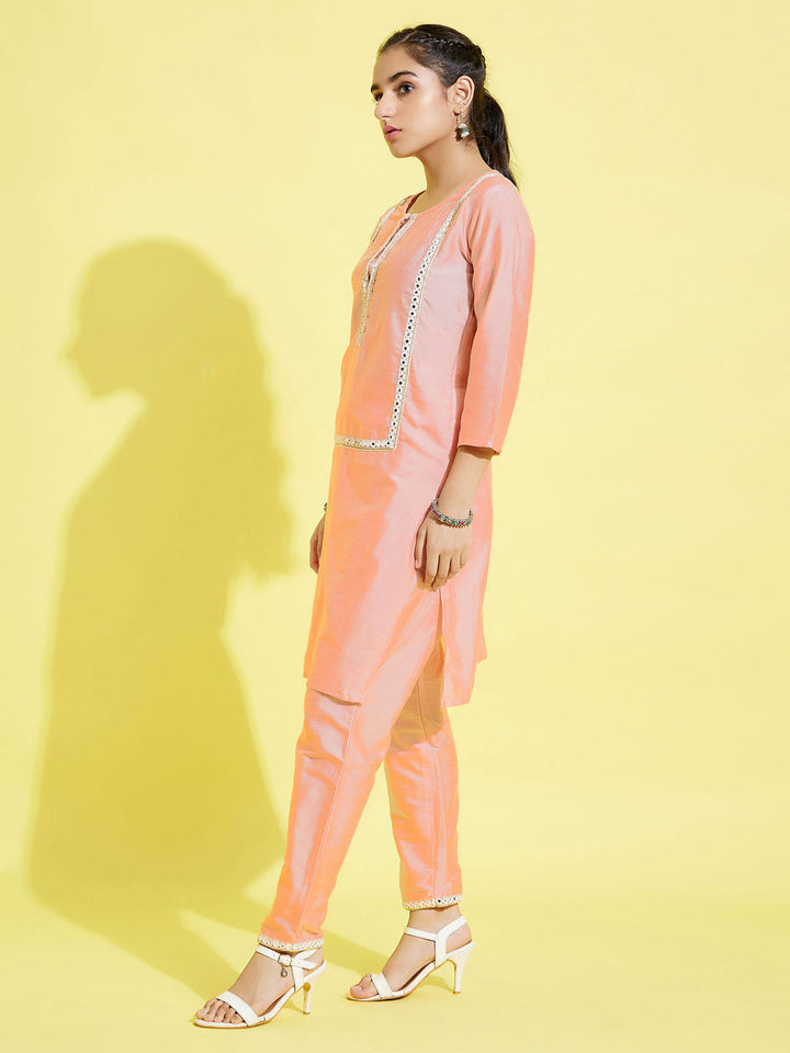 VASTRAMAY Girls' Pink Viscose Kurta And Straight Pant Set - qivii