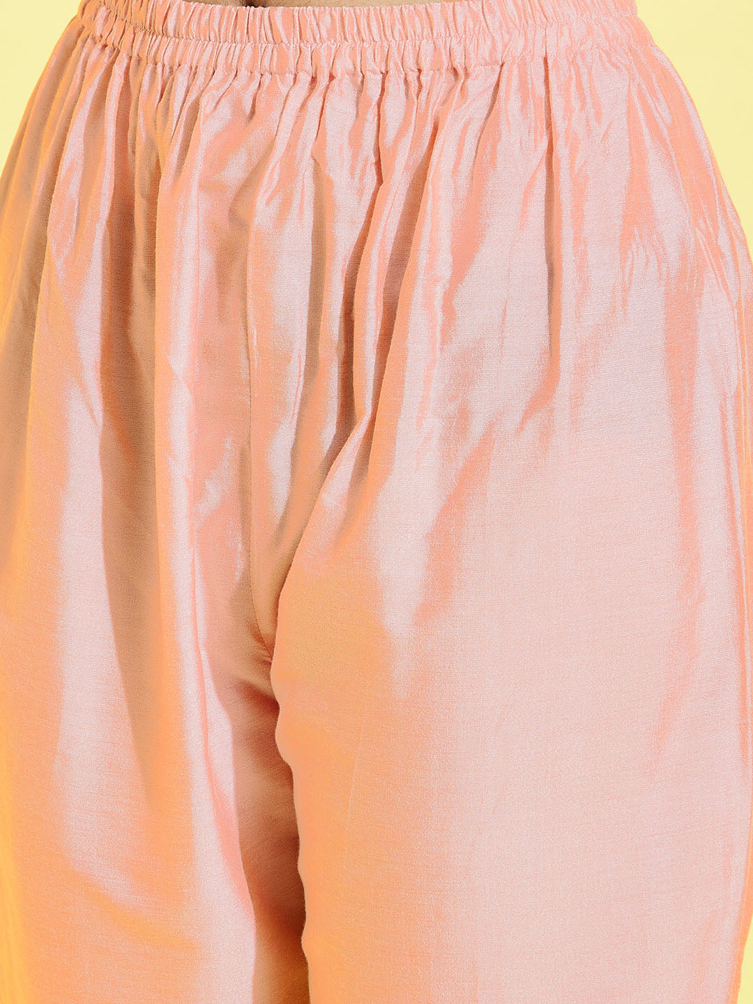 VASTRAMAY Girls' Pink Viscose Kurta And Straight Pant Set - qivii