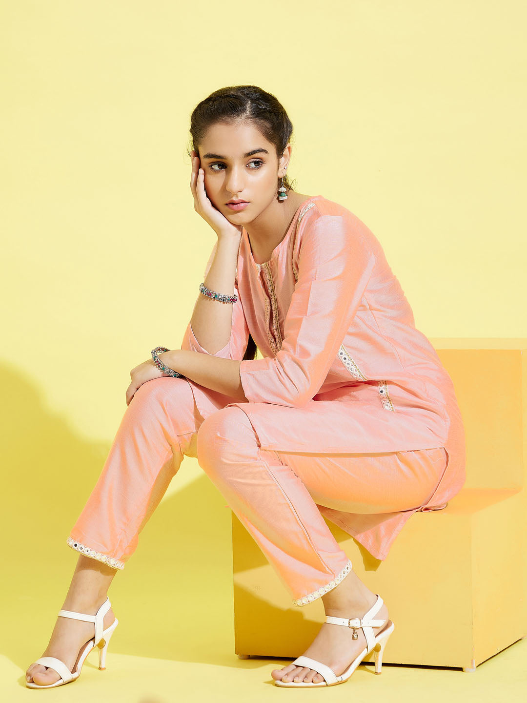 VASTRAMAY Girls' Pink Viscose Kurta And Straight Pant Set - qivii