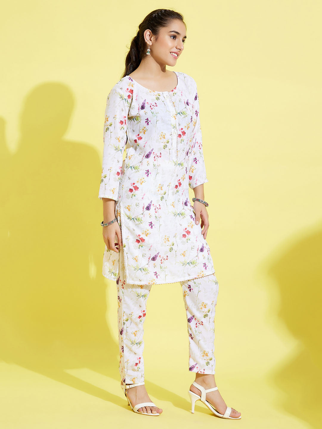 VASTRAMAY Girls' Multicolor-Base Kurta Pant Set - qivii