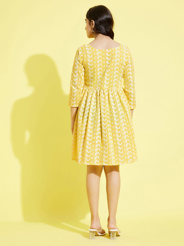 VASTRAMAY Girls Mustard Pure Cotton Chikankari kurta - qivii