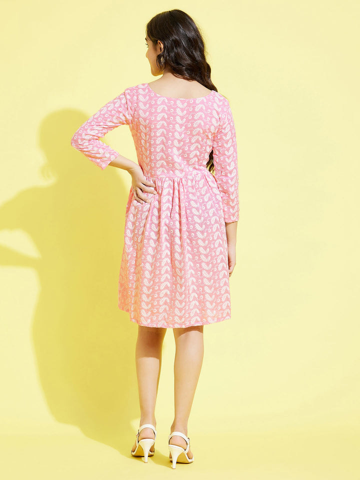 VASTRAMAY Girl's Pink Pure Cotton Chikankari kurta - qivii
