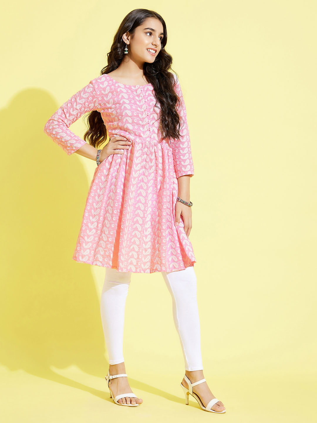 VASTRAMAY Girls' Pink Pure Cotton Chikankari kurta With Leggings Set - qivii