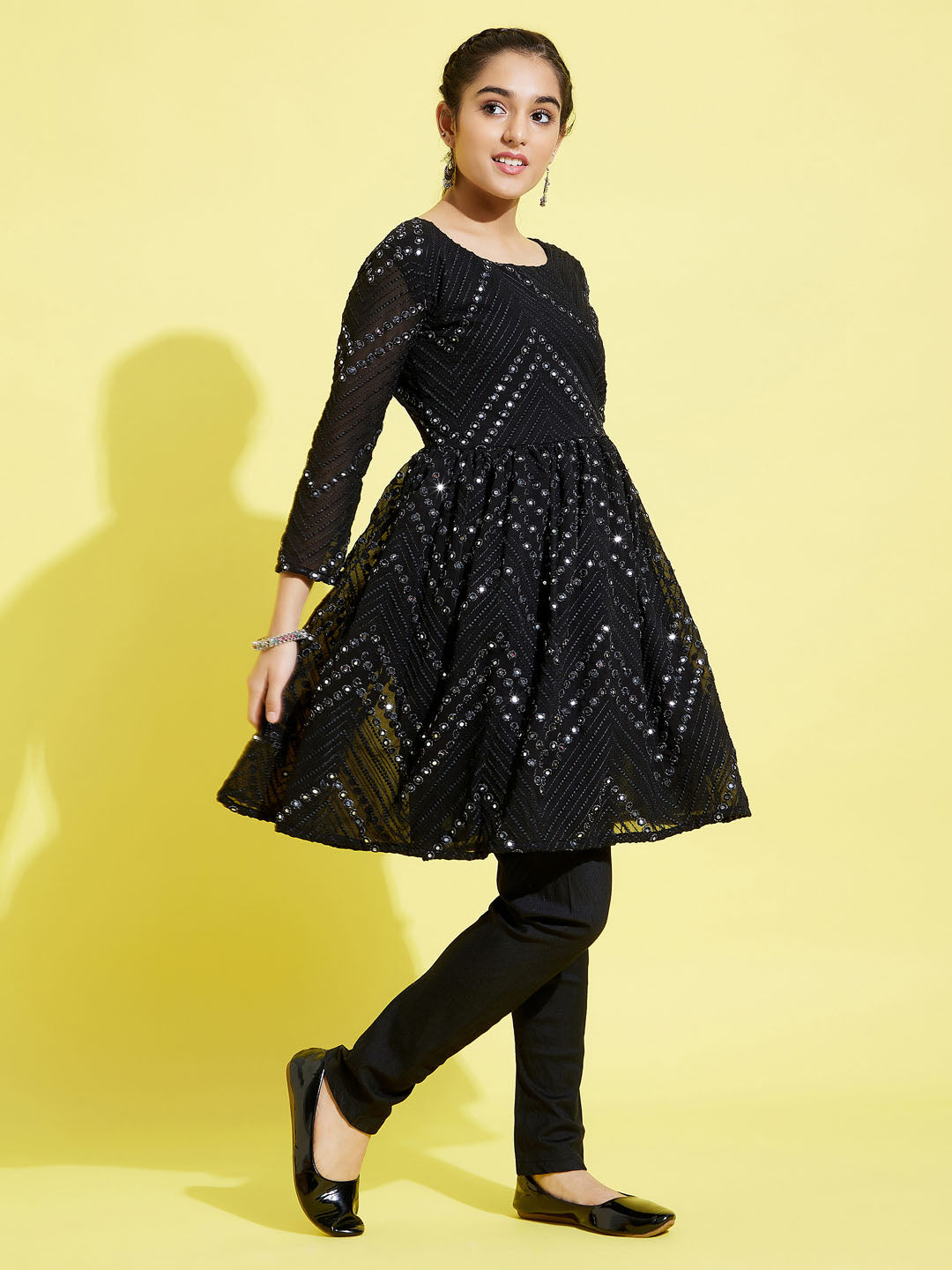 VASTRAMAY Girl's Black Mirror Kurta Pyjama Set - qivii