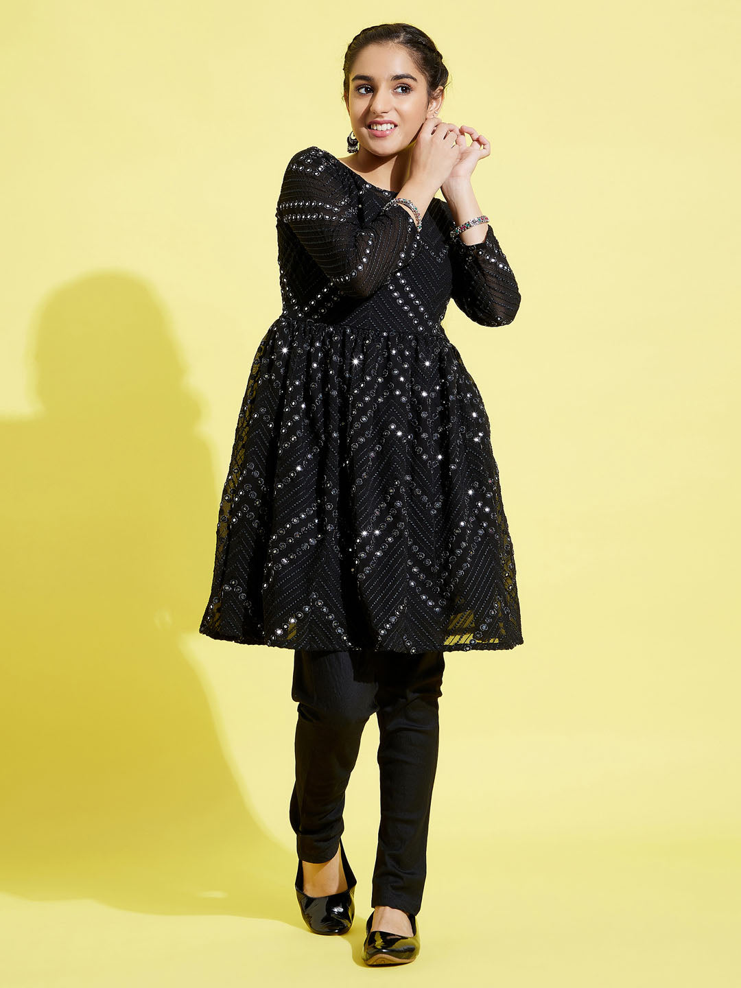 VASTRAMAY Girl's Black Mirror Kurta Pyjama Set - qivii