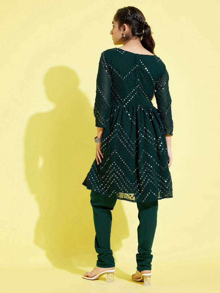 YUVA BY VASTRAMAY Girl's Green  Mirror Kurta Pyjama Set - qivii