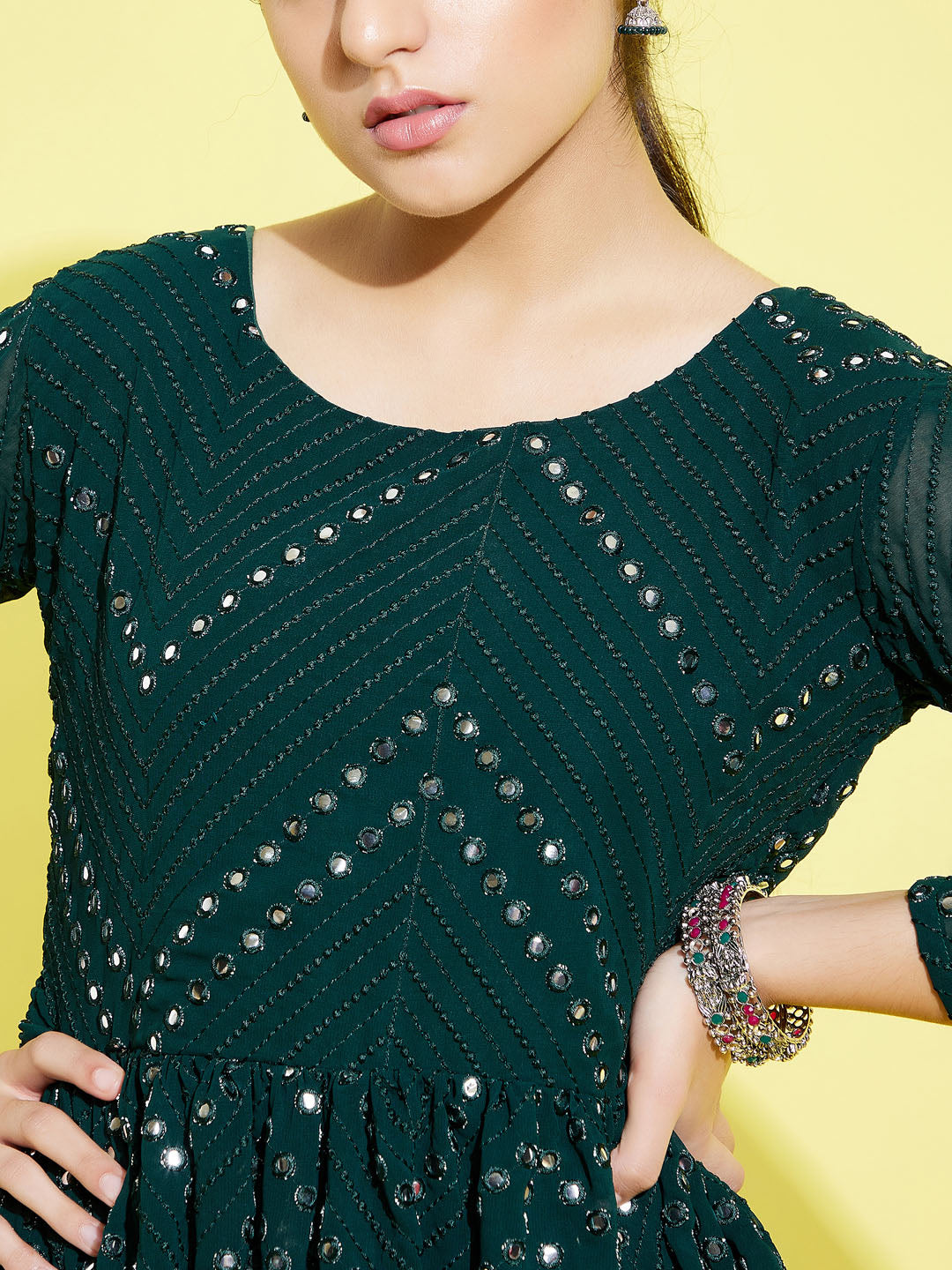 YUVA BY VASTRAMAY Girl's Green  Mirror Kurta Pyjama Set - qivii