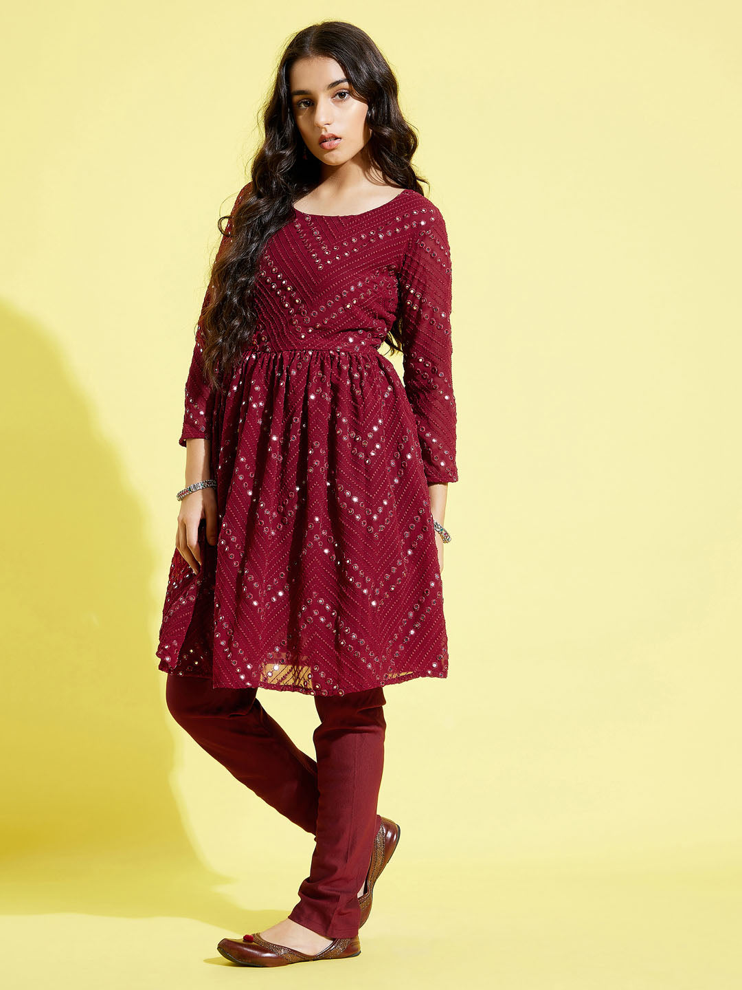 YUVA BY VASTRAMAY Girl's Maroon  Mirror Kurta Pyjama Set - qivii