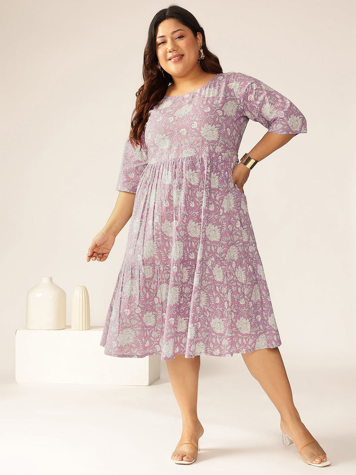 Plus Size Lavender Pure Cotton Floral Printed Tiered Dress - qivii