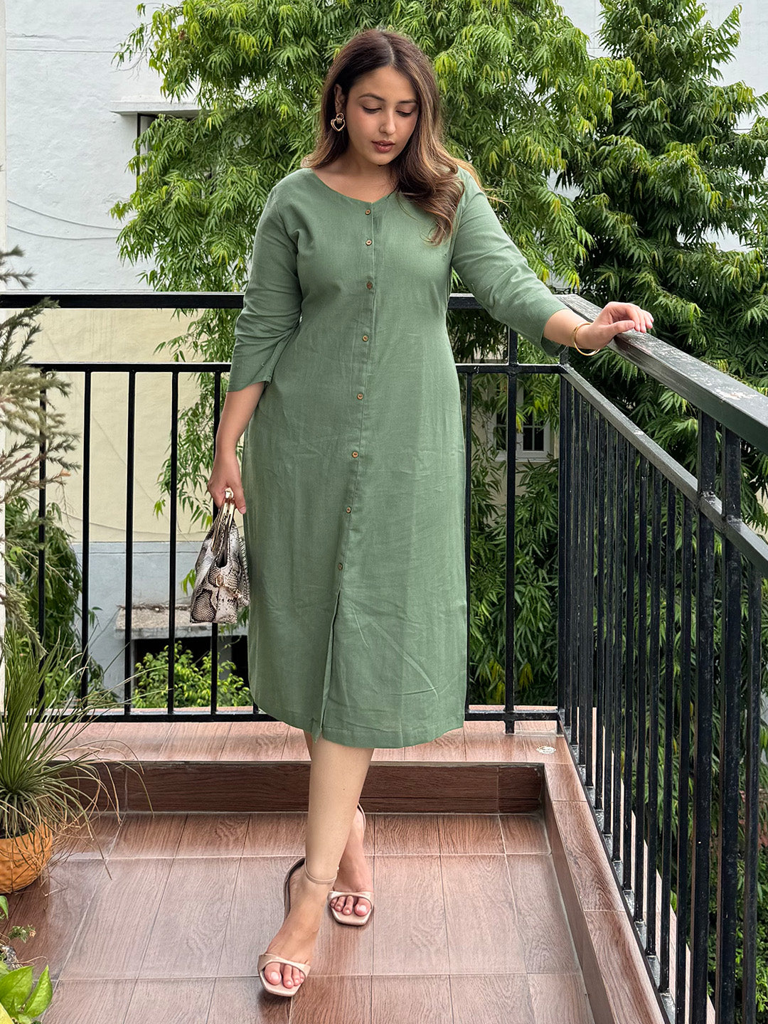 Green Cotton Solid Straight Dress - qivii