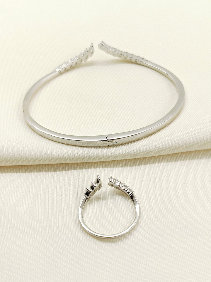 Navdha 92.5 Silver Swarovski Stone Bracelet With Finger Ring - qivii